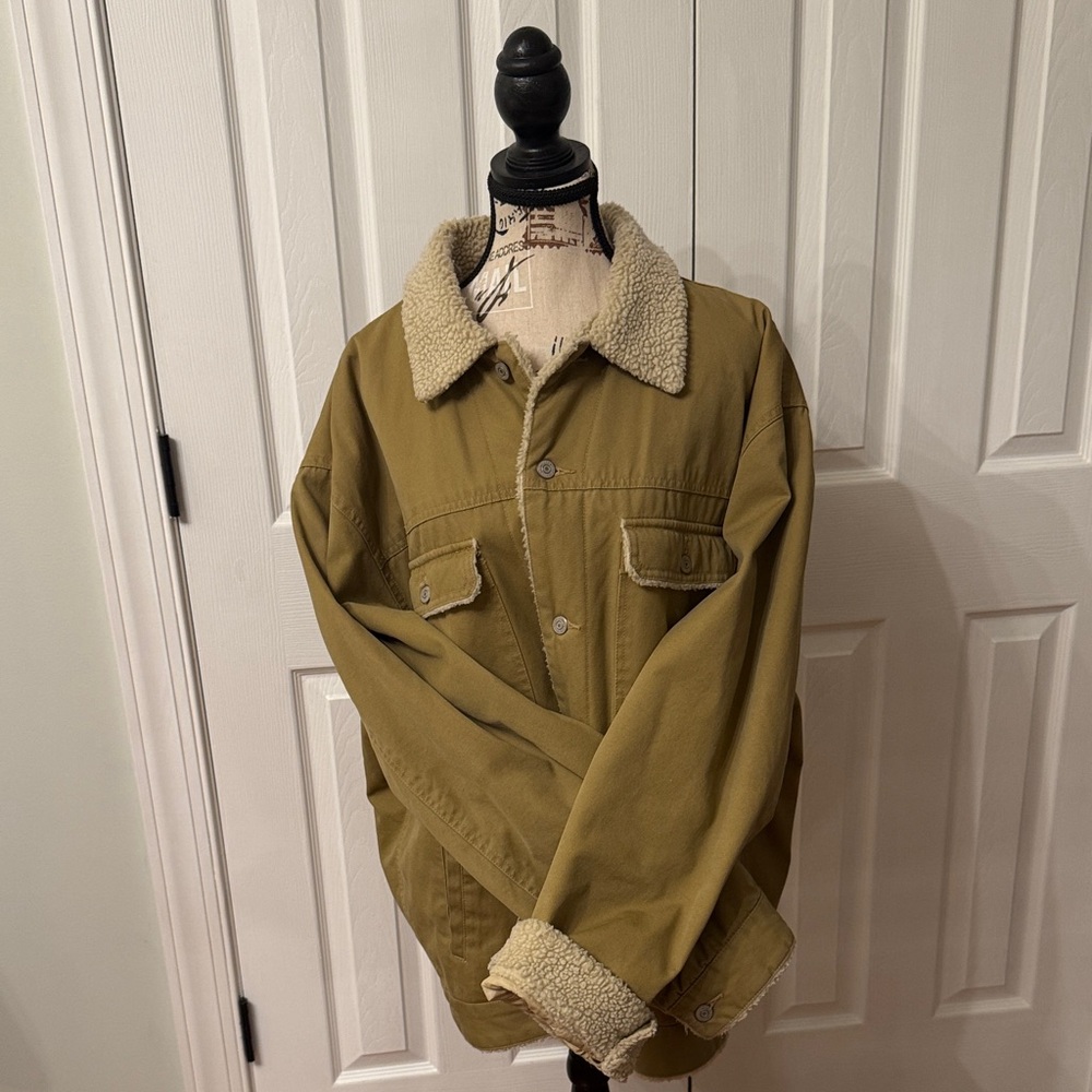 Vintage Gap sherpa-lined canvas work or trucker-style jacket.